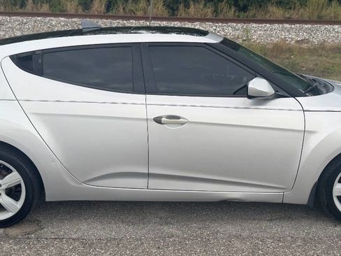 Used 2014 Hyundai Veloster w/ Style Package 02 image 7