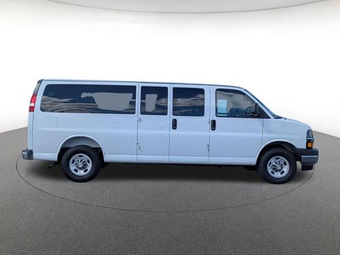 Used 2025 Chevrolet Express 3500 LT w/ LT Preferred Equipment Group RWD image 4