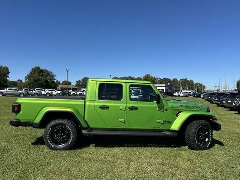 New 2025 Jeep Gladiator Sport image 6