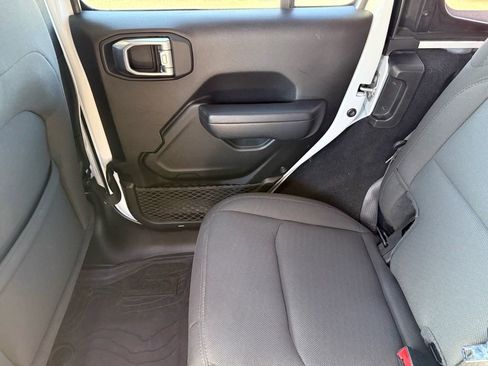 Used 2022 Jeep Wrangler Unlimited Sport image 31