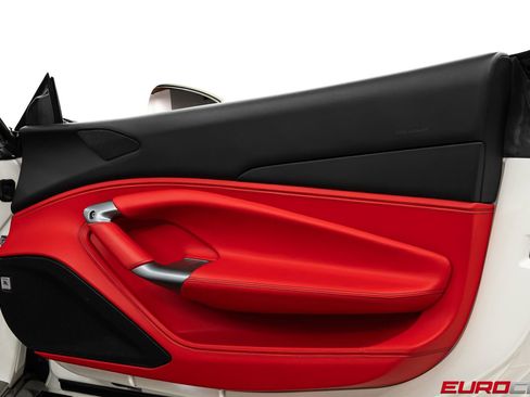 Used 2021 Ferrari F8 Tributo RWD image 36