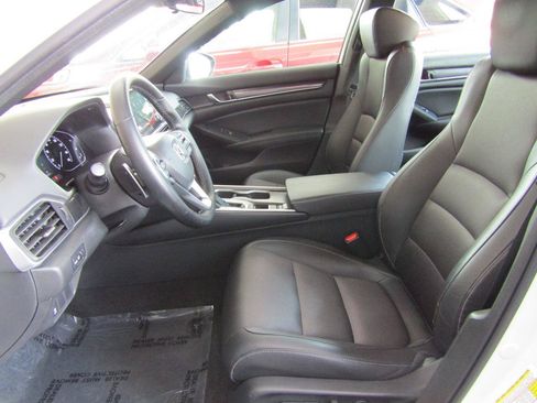 Used 2019 Honda Accord Sport image 14