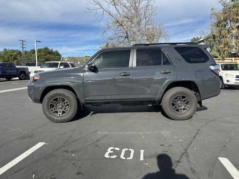Used 2024 Toyota 4Runner TRD Off-Road Premium image 2