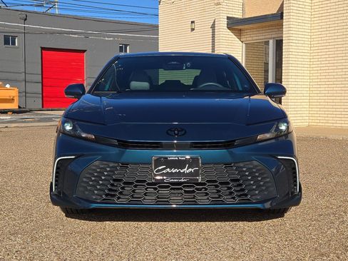 Used 2025 Toyota Camry SE image 10