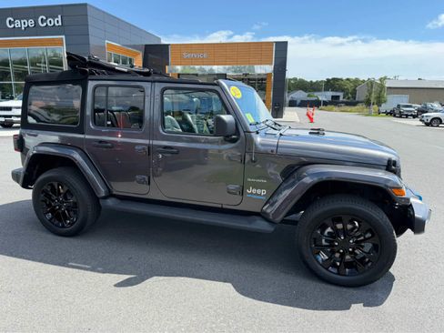 Used 2022 Jeep Wrangler Unlimited Sahara w/ Cold Weather Group image 2