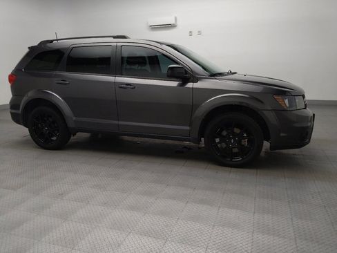 Used 2019 Dodge Journey SE w/ Blacktop Package image 11