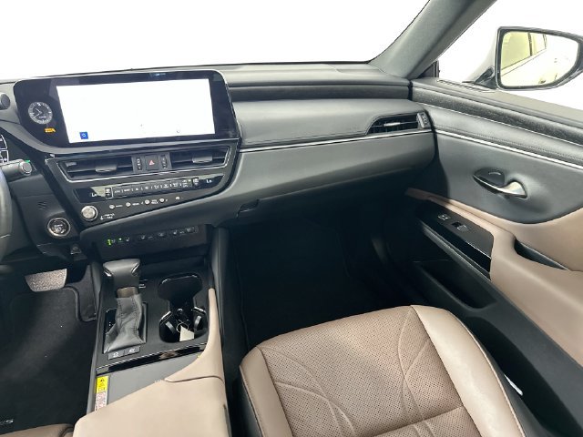 Used 2025 Lexus ES 300h w/ Technology Package FWD image 27