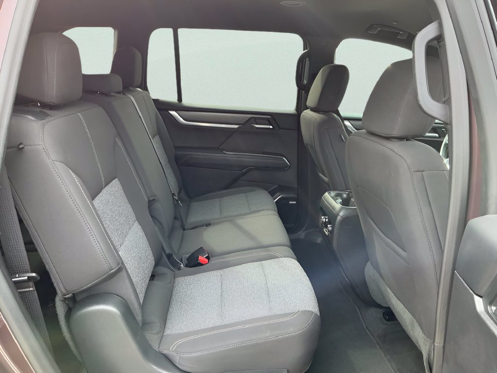 Used 2025 GMC Acadia Elevation FWD image 44