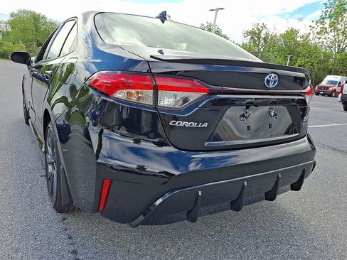 Used 2025 Toyota Corolla SE FWD image 8