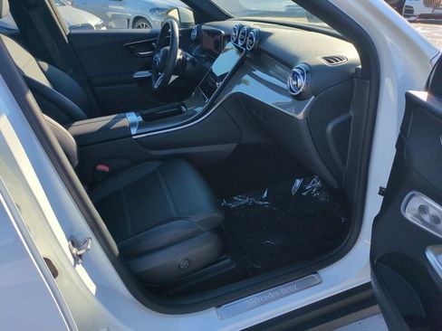 Used 2025 Mercedes-Benz GLC 300 image 21