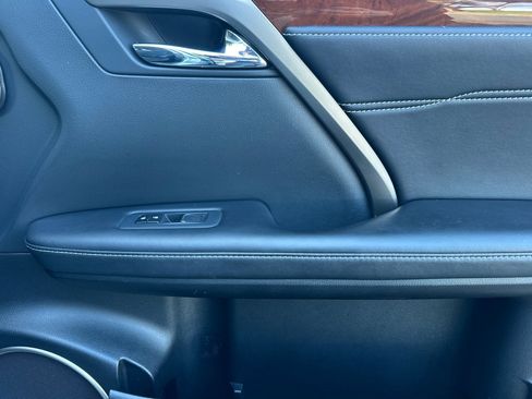 Used 2018 Lexus RX 450hL Premium image 23