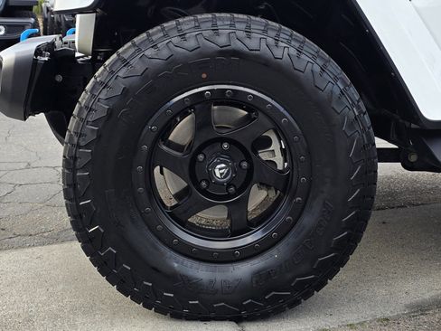 Certified 2023 Jeep Wrangler Sahara w/ Cold Weather Group image 9