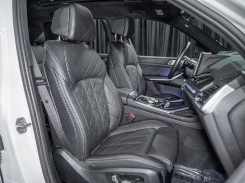 Used 2023 BMW X7 xDrive40i w/ M Sport Package image 13
