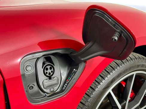 Used 2024 Porsche Taycan 4S w/ Premium Package image 30