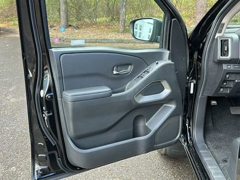 New 2026 Nissan Frontier SV w/ SV Convenience Package AWD/4WD image 8