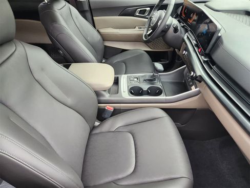 New 2026 Kia Carnival LXS image 12