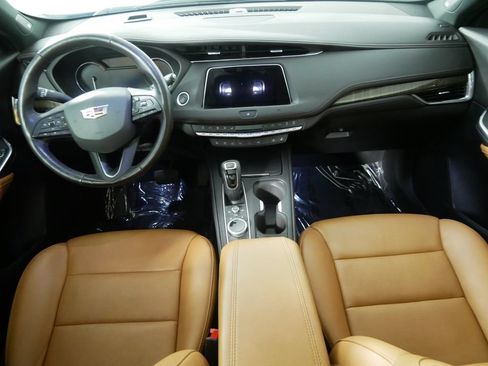 Used 2019 Cadillac XT4 Premium Luxury w/ Enhanced Visibility Package AWD/4WD image 19