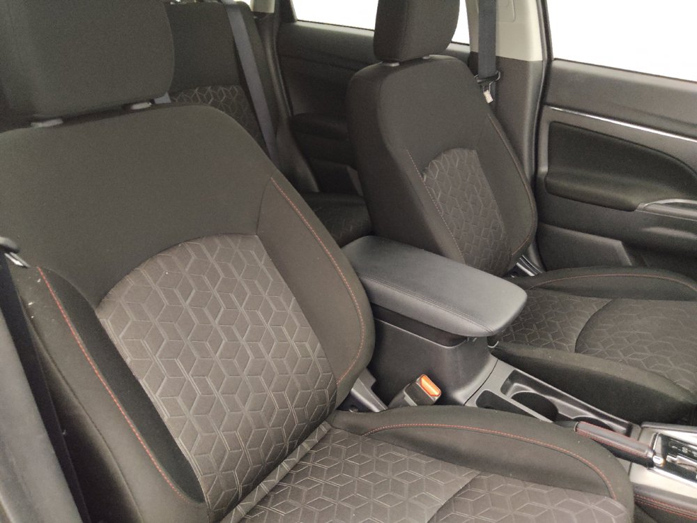 Used 2025 Mitsubishi Outlander Sport LE AWD/4WD image 21