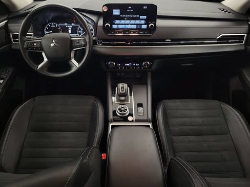 Used 2024 Mitsubishi Outlander SE AWD/4WD image 13