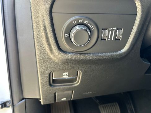 New 2025 Jeep Grand Cherokee L Altitude image 13