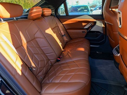 Used 2023 BMW 760i xDrive 760i xDrive w/ Executive Package image 33