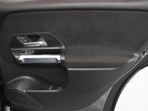 Used 2023 Mercedes-Benz GLB 250 image 15