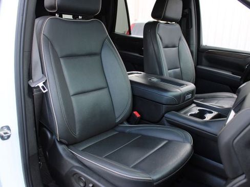 Used 2023 Chevrolet Tahoe Premier AWD/4WD image 15