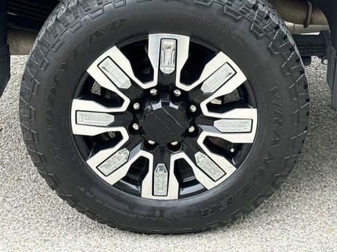 Used 2024 GMC Sierra 2500 Denali AWD/4WD image 10