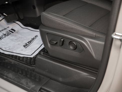 New 2026 Chevrolet Silverado 1500 Custom Trail Boss w/ LPO, Dark Essentials Package image 17