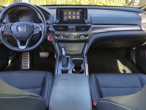 Used 2018 Honda Accord Sport image 16