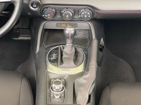 Used 2017 MAZDA MX-5 Miata Club image 8