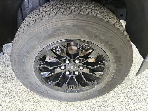 Used 2022 Chevrolet Colorado Z71 w/ Trail Boss Package AWD/4WD image 13