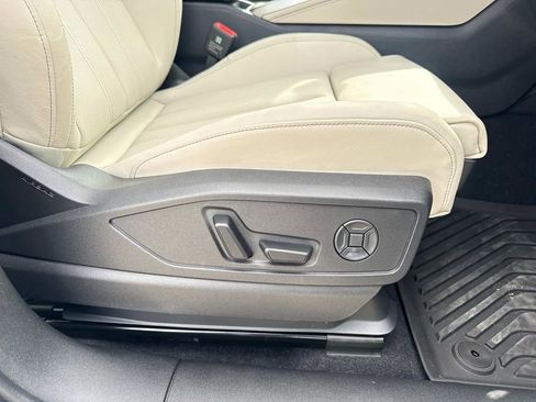 Used 2025 Audi Q5 Premium Plus AWD/4WD image 15