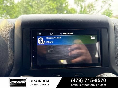 Used 2015 Jeep Wrangler Unlimited Rubicon AWD/4WD image 26