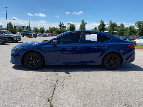 Used 2025 Toyota Camry LE w/ Convenience Package FWD image 4