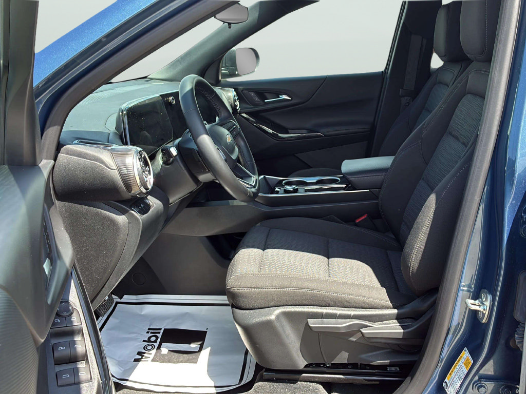 Used 2026 Chevrolet Equinox LT FWD image 25