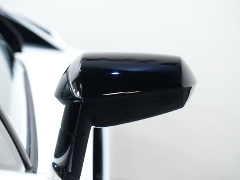 Used 2018 Lamborghini Aventador S image 11