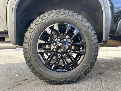 Used 2024 GMC Sierra 2500 Denali w/ Denali Reserve Package image 18