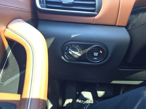 Used 2023 Maserati Levante GT image 14