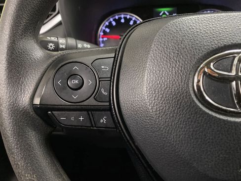 Used 2021 Toyota RAV4 XLE image 21