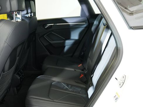 Used 2025 Audi Q3 2.0T Premium w/ Convenience Package image 17