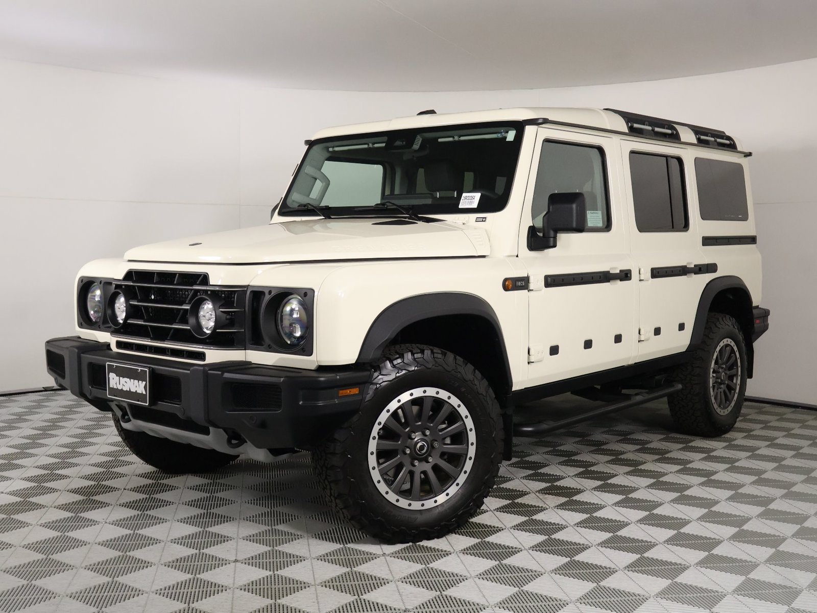 Used 2025 INEOS Grenadier Station Wagon AWD/4WD image 3