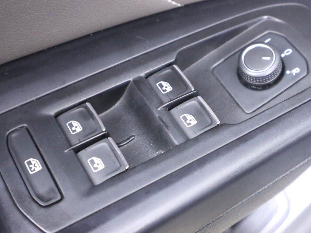 Used 2021 Volkswagen Atlas Cross Sport SEL AWD/4WD image 30
