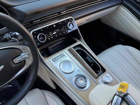 Used 2022 Genesis GV80 2.5T w/ Advanced Package 03 image 40