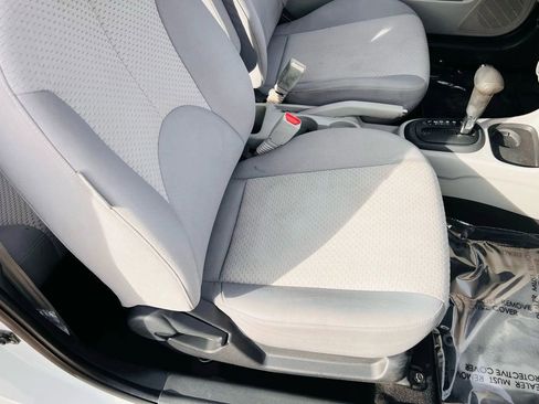 Used 2010 Hyundai Accent GS image 15