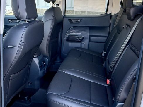 New 2025 Ford Maverick Lariat w/ Black Appearance Package image 8