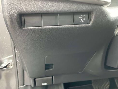 Used 2026 Nissan Kicks SV FWD image 17