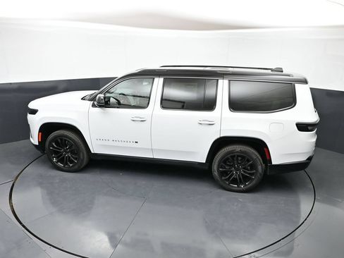 New 2026 Jeep Grand Wagoneer Summit AWD/4WD image 57