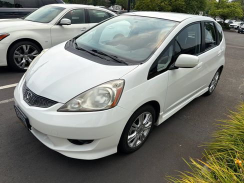 Used 2011 Honda Fit Sport image 1