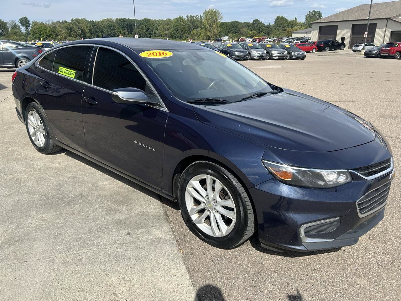 Used 2016 Chevrolet Malibu LT FWD image 3